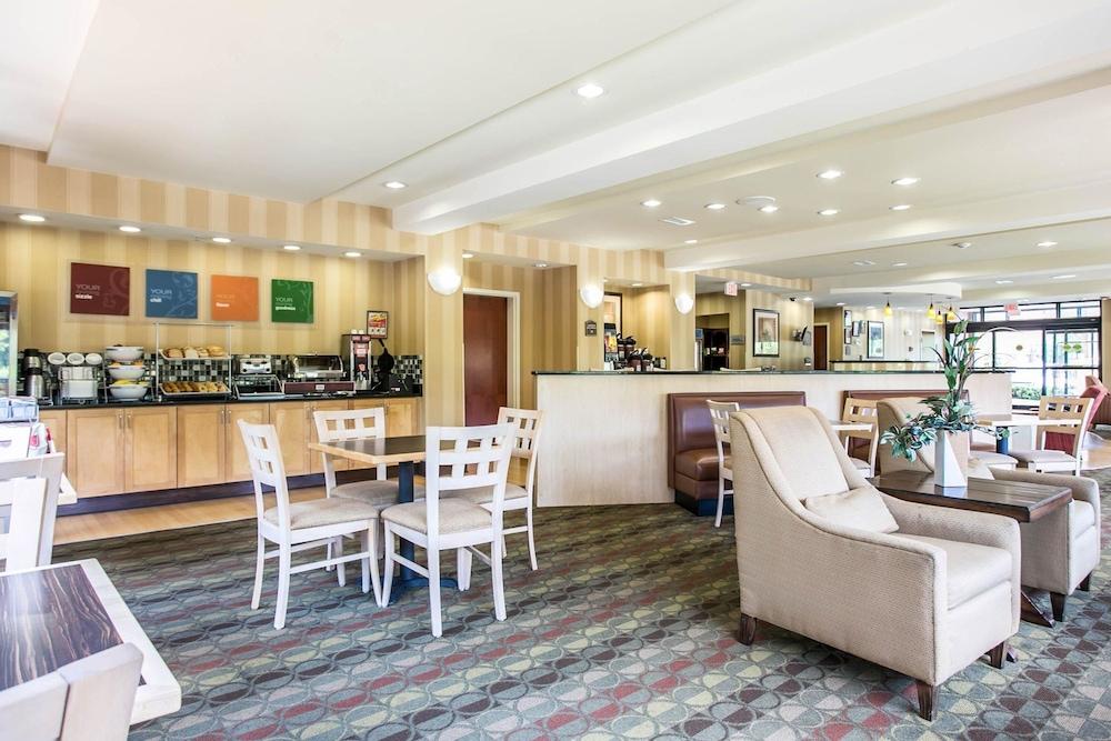 Comfort Suites Columbia Northeast - Fort Jackson Exterior foto