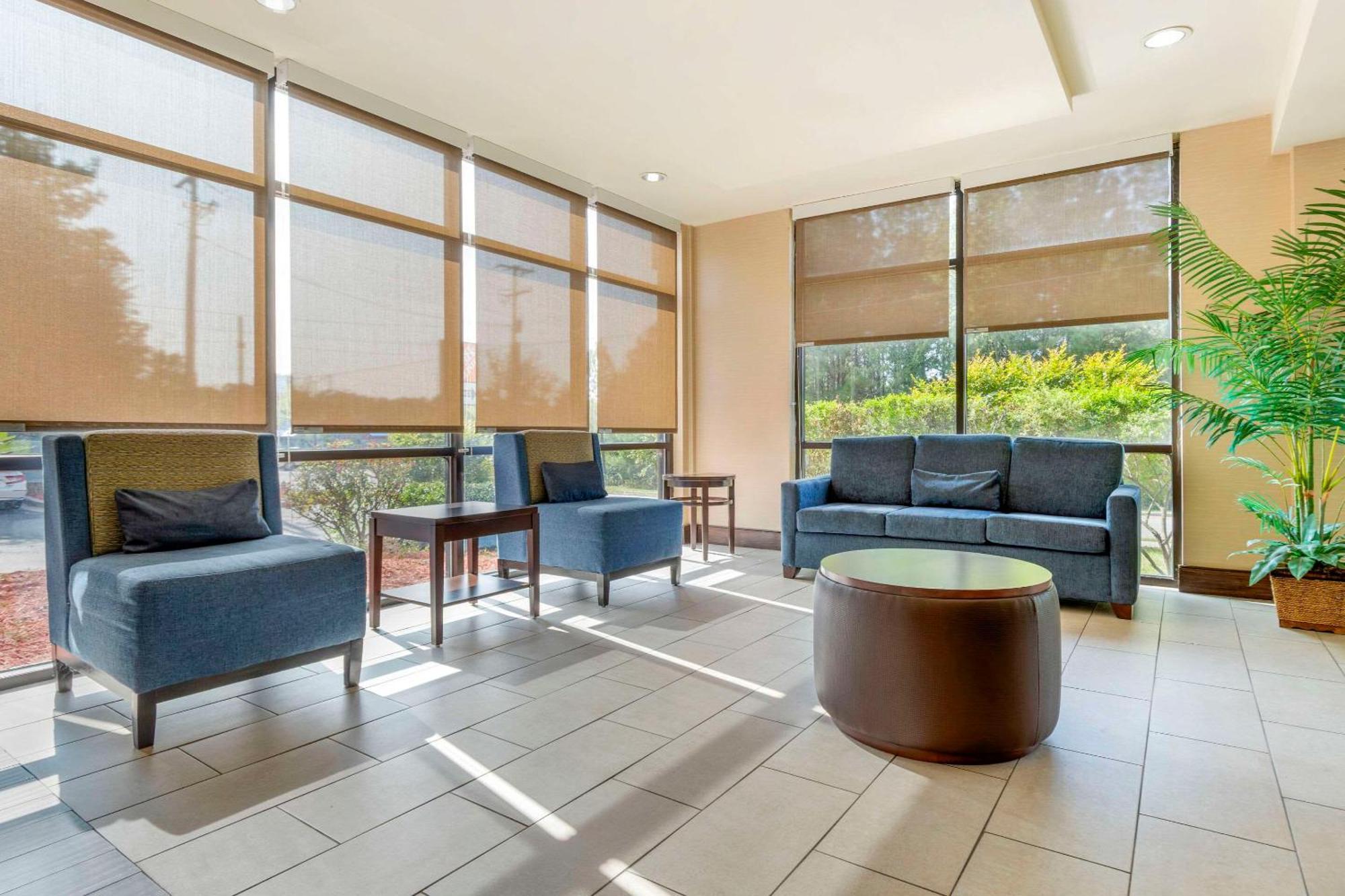 Comfort Suites Columbia Northeast - Fort Jackson Exterior foto